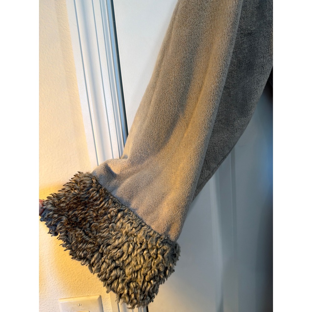 Pottery Barn Hooded Plush Robe Taupe Gray Faux Fur Trim Initial C Embroidered - Picture 3 of 8